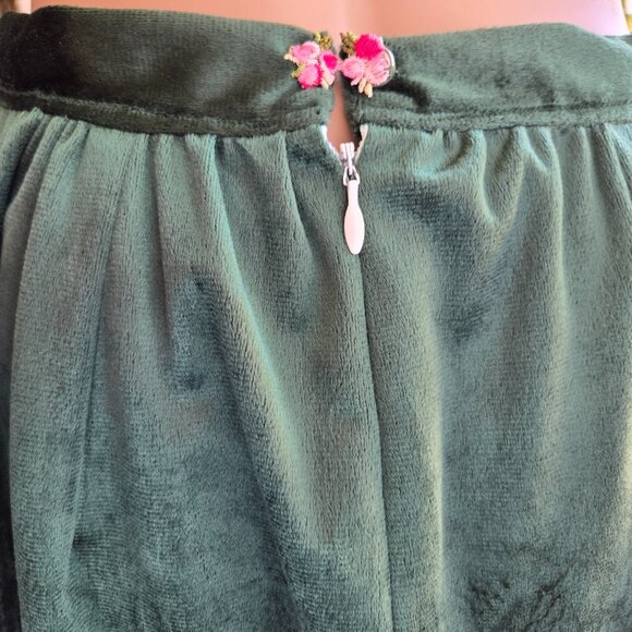 Vintage-Style Forest Green Velvet Skirt | Roselani Jasmin | Size Small - Medium - Picture 4 of 8